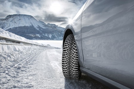 Z raziskovanjem snega do večje zmogljivosti pnevmatik