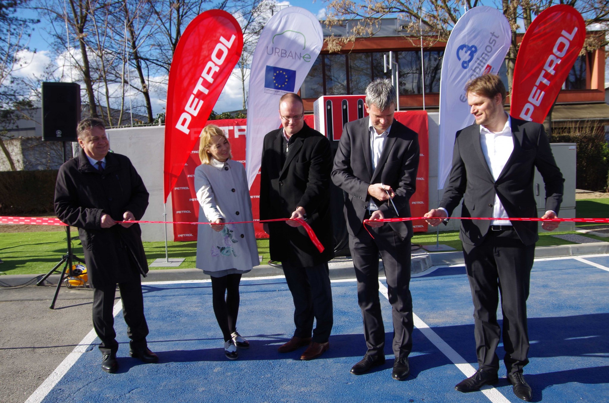 Prerez otvoritvenega traku (Zoran Janković, Tjaša Ficko, Blaž Pongarčič, Tomaž Berločnik, Miha Valentinčič)