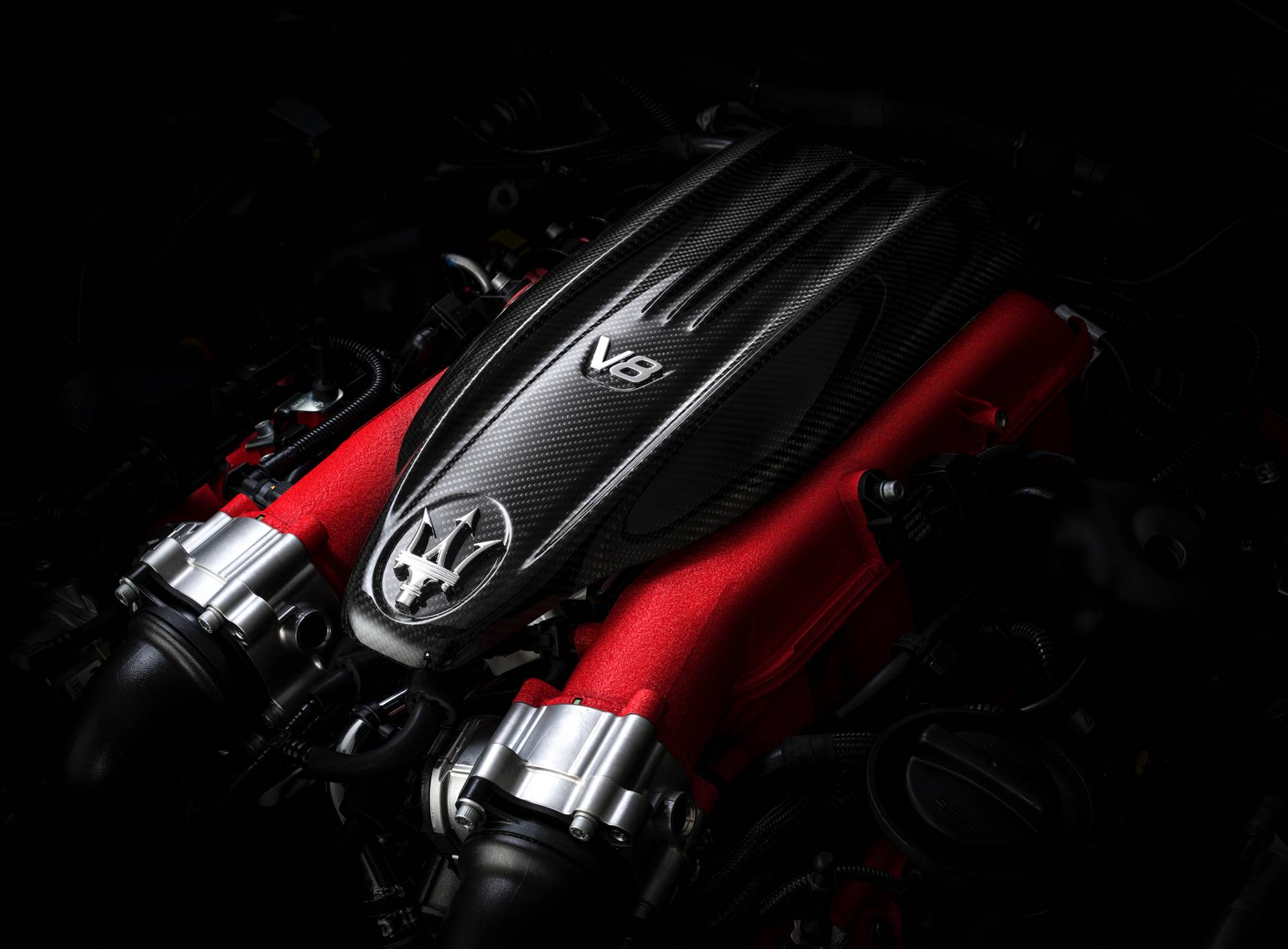 e361da5e-maserati-levante-gts-v8-engine