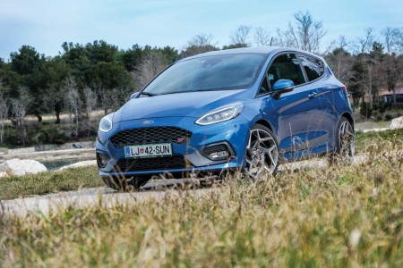 Majhna cestna raketa z velikim apetitom