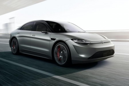 Napredni električar izpod rok Sonyja