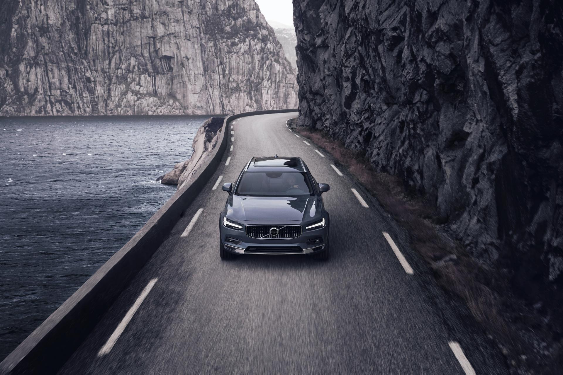 2021-Volvo-S90-V90 (5)