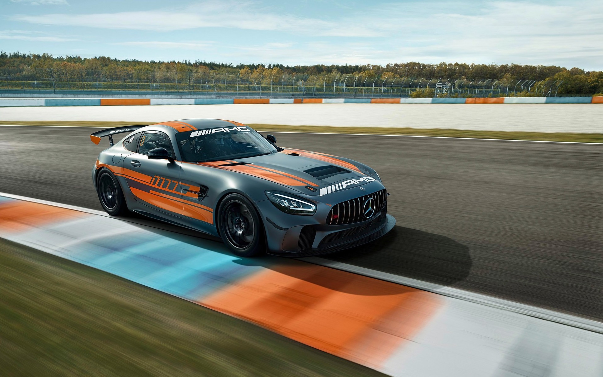 Mercedes-AMG-GT4 (3)