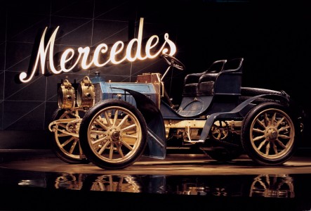 120 let znamke Mercedes