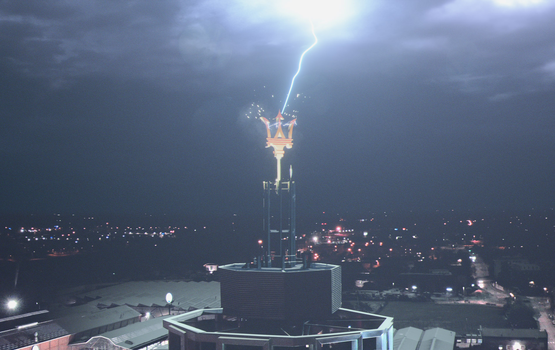 Large-16580-MaseratiTowerHQModena