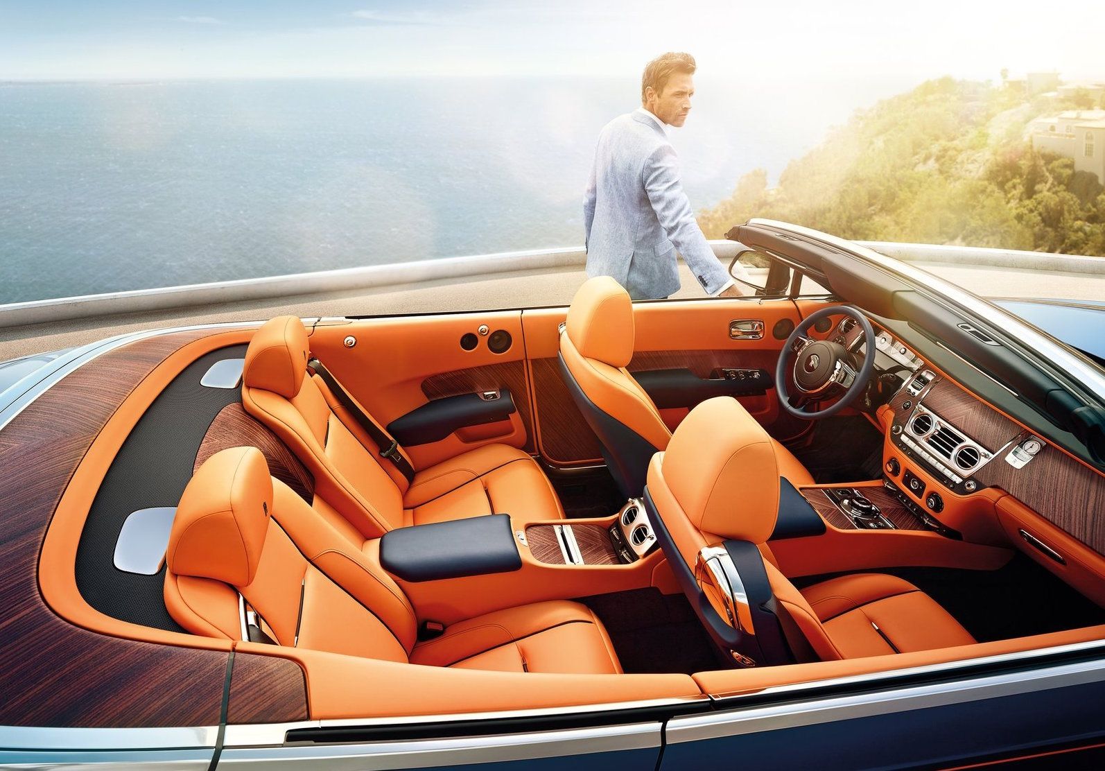ROLLS-ROYCE_DAWN_convertible_2_2015_interior-photos_o_rolls-royce-dawn-convertible-2-doors-2015-model-interior-photos-4