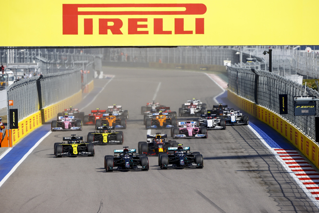 Formel 1 - Mercedes-AMG Petronas Motorsport, Großer Preis von Russland 2020. Valtteri Bottas Lewis Hamilton 

Formula One - Mercedes-AMG Petronas Motorsport, Russian GP 2020. Valtteri Bottas Lewis Hamilton