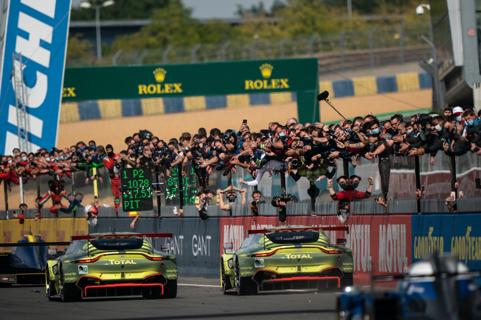 The_team_clinches_the_World_Championship_title_for_Aston_Martin-jpg