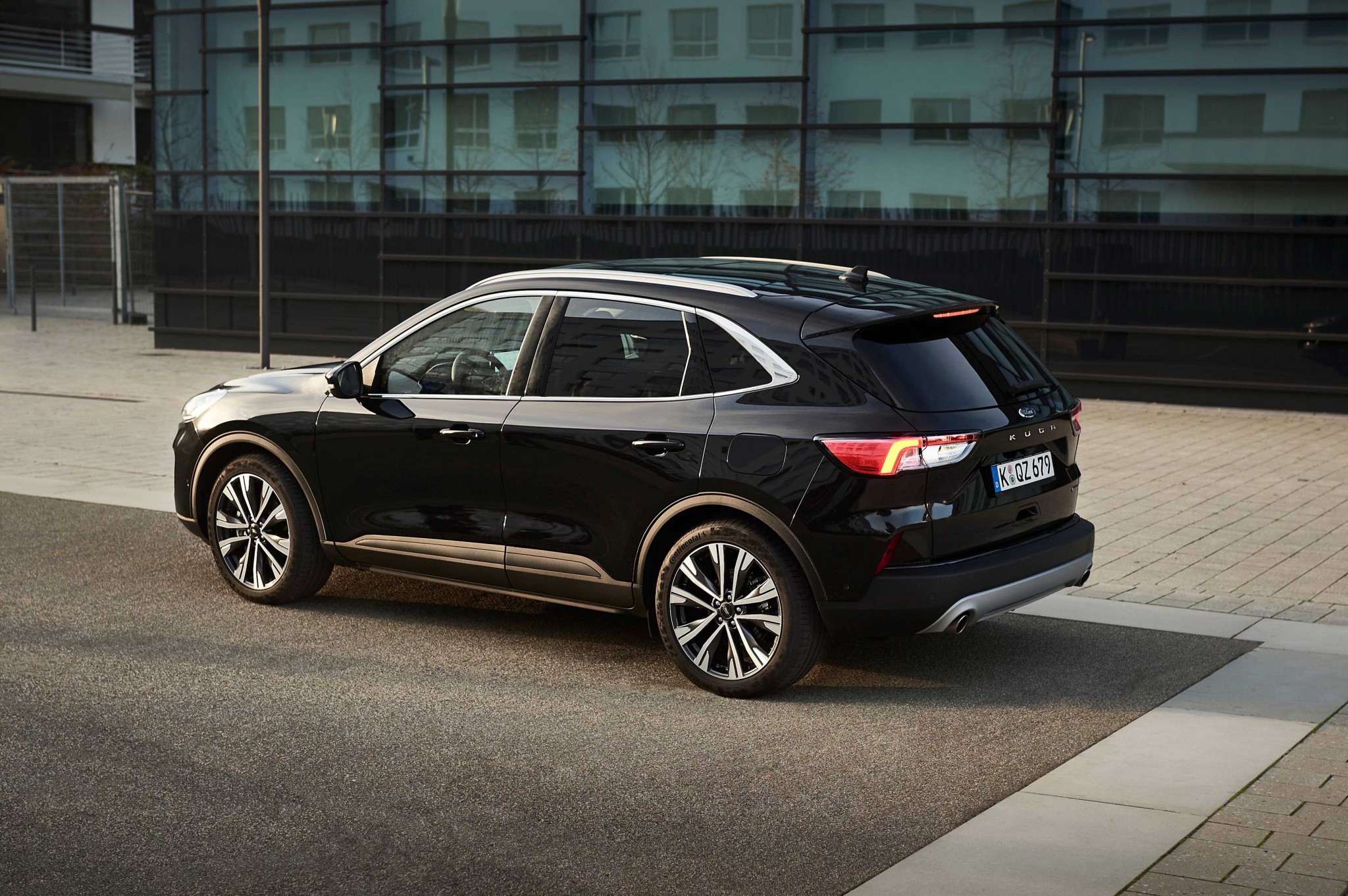 2020_FORD_KUGA_FHEV_3