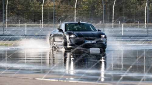 Porsche zadriftal v Guinnessovo knjigo rekordov