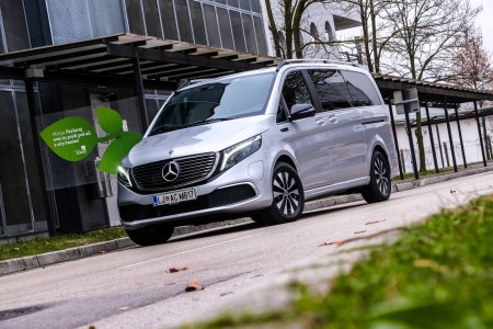 Prvi premium električni kombi v Sloveniji