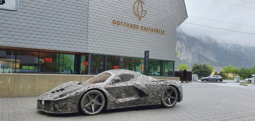 La Ferrari iz kovinskih odpadnih kosov