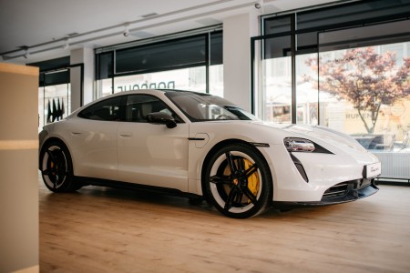 Porsche odprl nov salon v Ljubljani