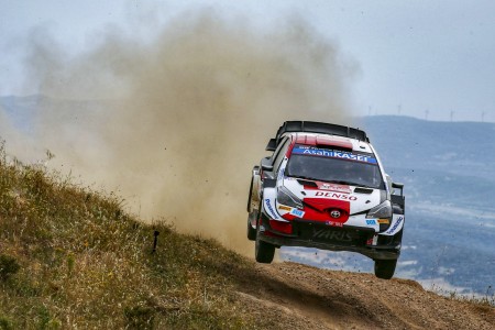 Makadam Sardinije četrtič Ogierju