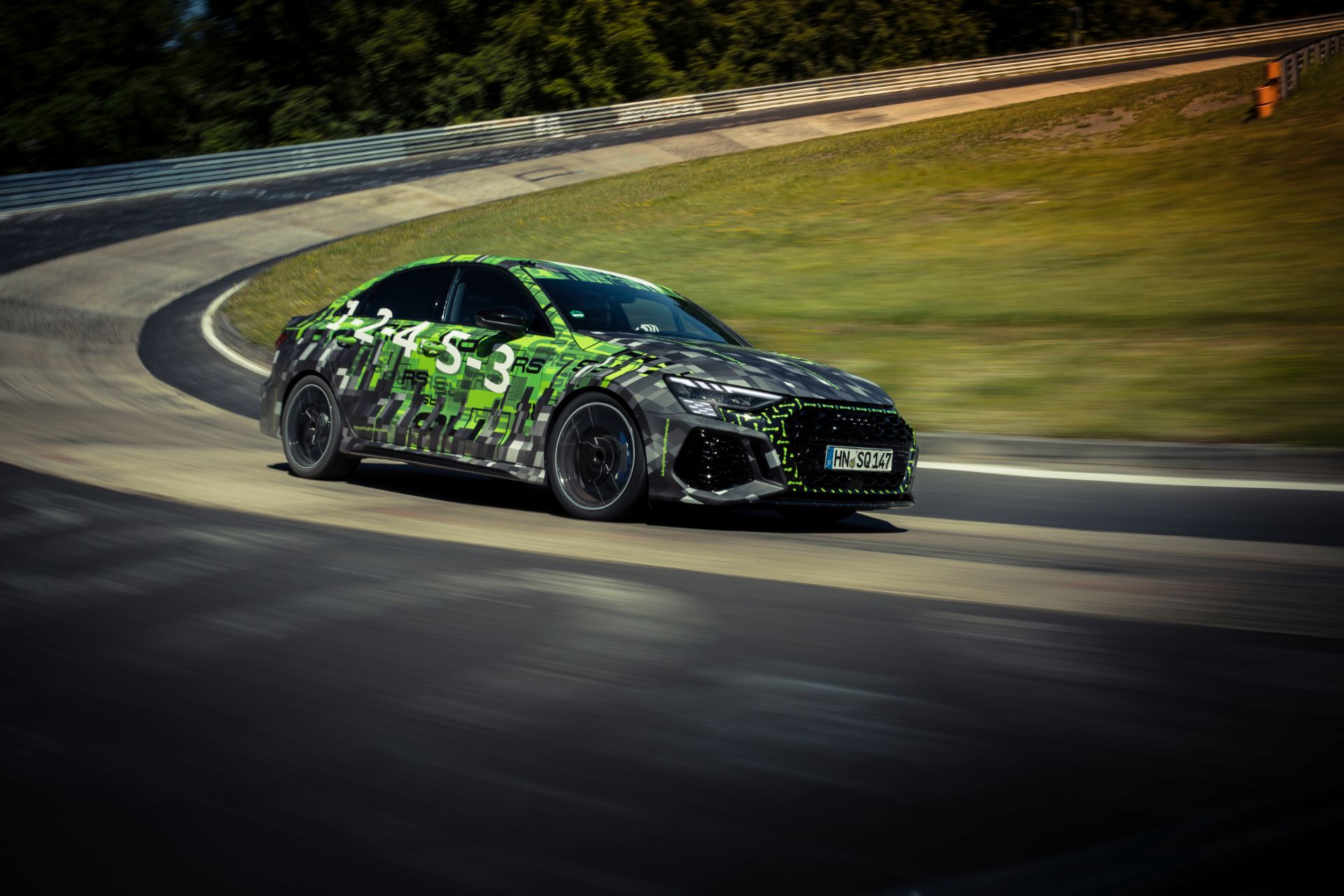 Audi-RS-3-Sedan-Record-Nurburgring (1)