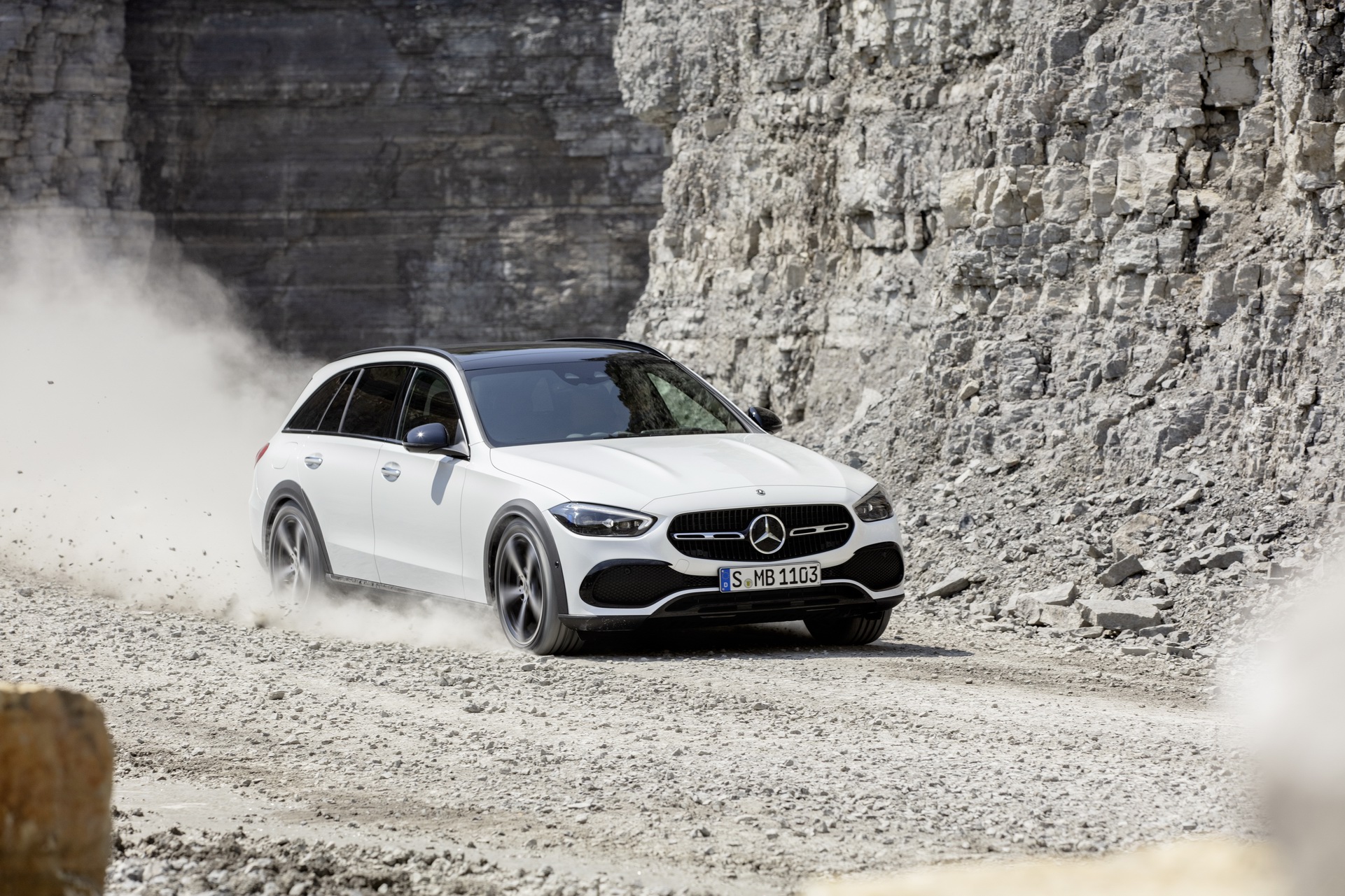 Mercedes-Benz-C-Class-All-Terrain (2)