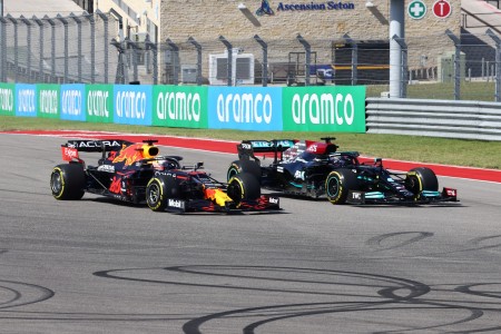 Verstappen v Austinu prehiter za Hamiltona