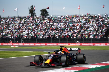 Verstappen koraka proti naslovu