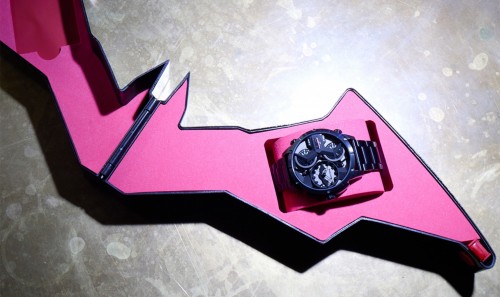 Batman se vrača z omejeno serijo ur Police