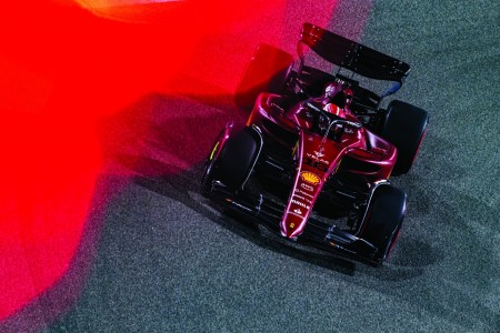 Dvojna zmaga Ferrarija v Bahrajnu