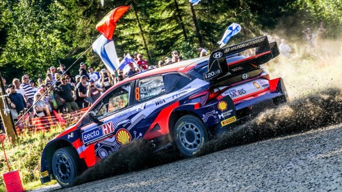 Tänak ukrotil leteče Fince