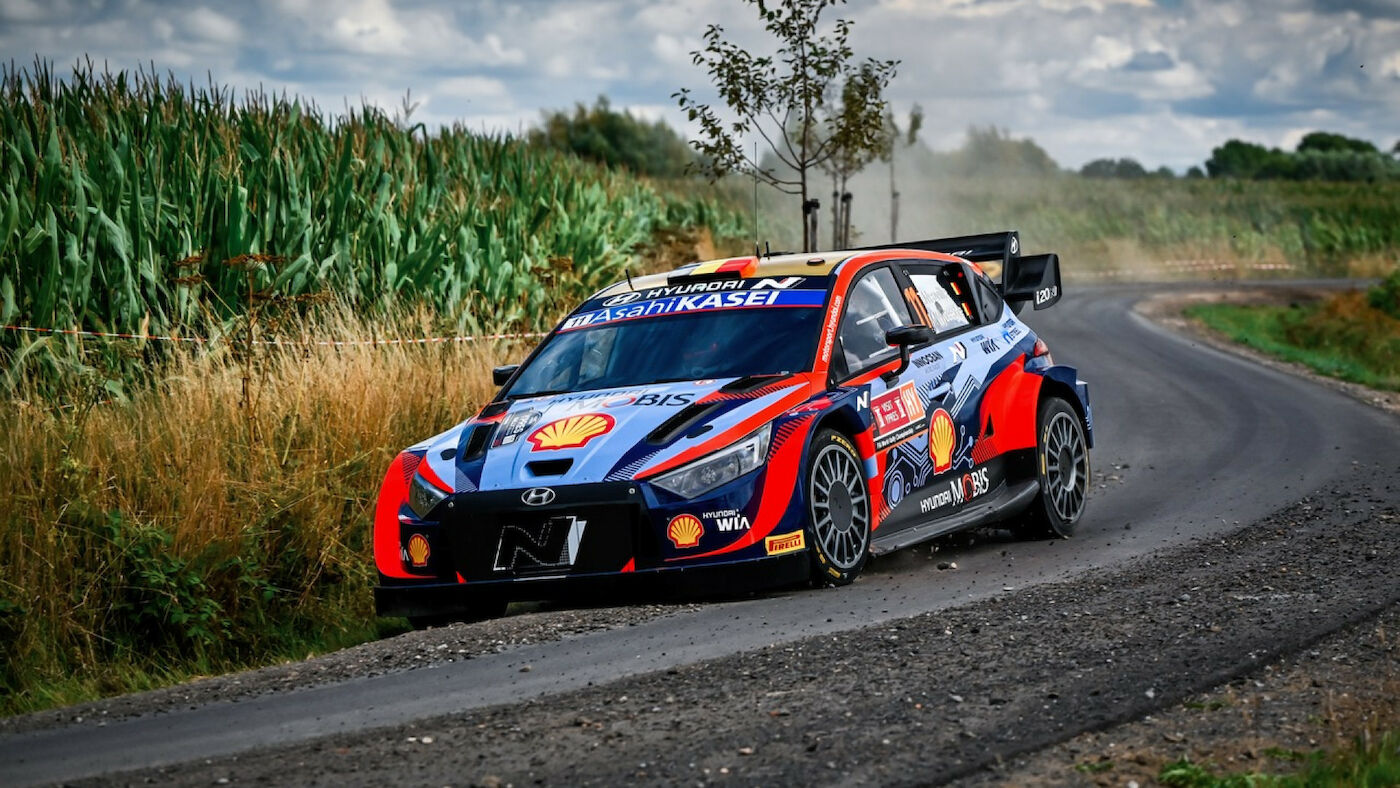 Thierry-Neuville-01_06cb8_f_1400x788