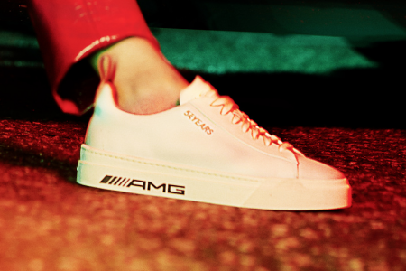 Obutev s podpisom AMG-ja