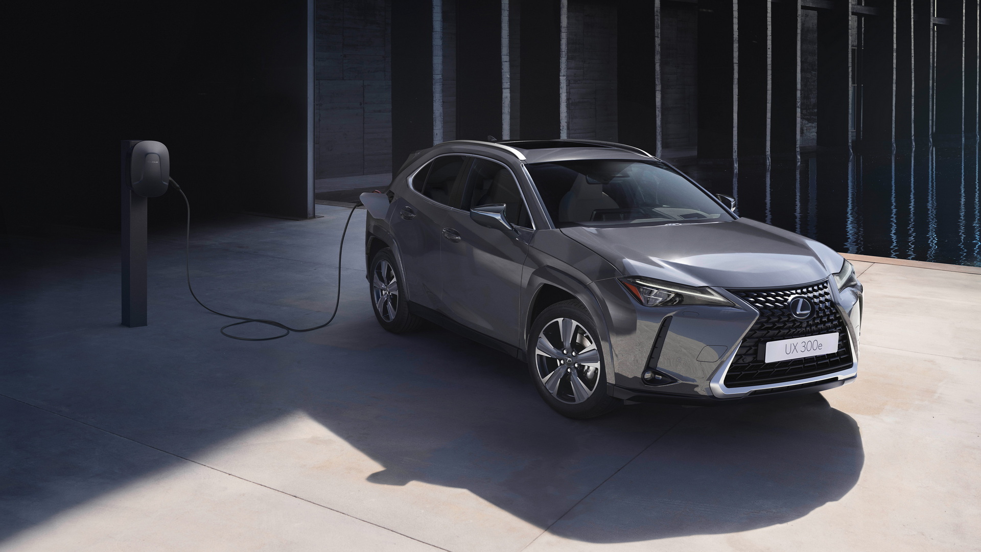 Lexus-UX300e (3)