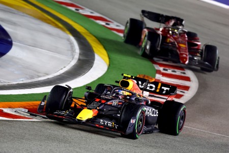 Perez v soju reflektorjev do zmage