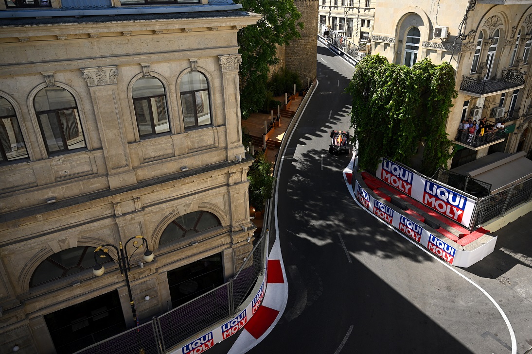 BAKU, AZERBAIJAN - SEPTEMBER 15: Sergio Perez of Mexico driving the (11) Oracle Red Bull Racing RB20 on track during the F1 Grand Prix of Azerbaijan at Baku City Circuit on September 15, 2024 in Baku, Azerbaijan. (Photo by Clive Mason/Getty Images) // Getty Images / Red Bull Content Pool // SI202409150167 // Usage for editorial use only //