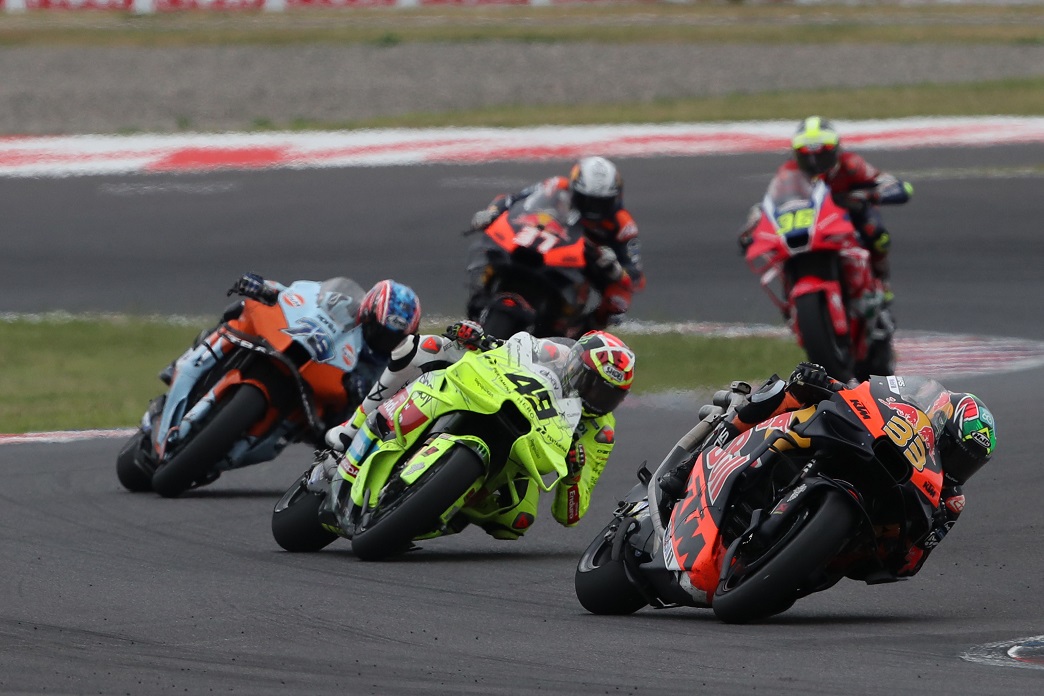 Brad Binder & Pedro Acosta at MotoGP World Championship Stop 02 on March 16, 2025 in Termas De Rio Hondo, Argentina. // Gold & Goose / Red Bull Content Pool // SI202503160520 // Usage for editorial use only //
