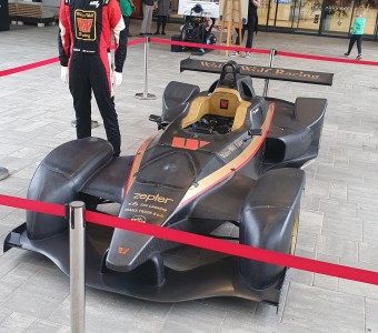 Walter Wolf slavi v slogu