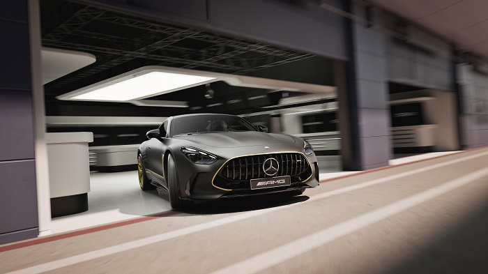 Mercedes-AMG präsentiert hochexklusives Sondermodell zum Film F1 – einem der intensivsten Rennfilme aller Zeiten 

Mercedes-AMG presents highly exclusive special edition for start of the new movie F1 – one of the most exciting and intense racing films of all time