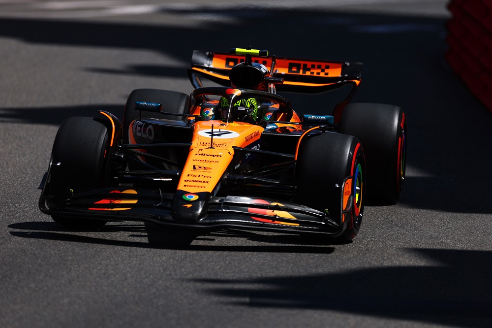 MONTE-CARLO, MONACO - MAY 25: Lando Norris of Great Britain driving the (4) McLaren MCL39 Mercedes heads to the grid prior to the F1 Grand Prix of Monaco at Circuit de Monaco on May 25, 2025 in Monte-Carlo, Monaco. (Photo by Clive Rose/Getty Images)