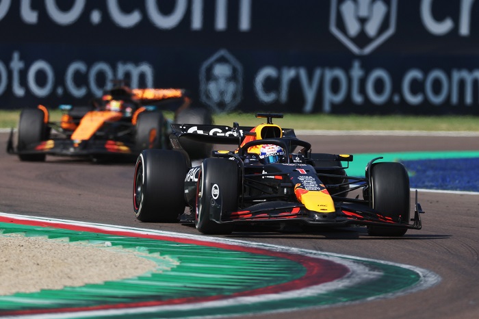 IMOLA, ITALY - MAY 18: Max Verstappen of the Netherlands driving the (1) Oracle Red Bull Racing RB21 leads Oscar Piastri of Australia driving the (81) McLaren MCL39 Mercedes on track during the F1 Grand Prix of Emilia-Romagna at Autodromo Internazionale Enzo e Dino Ferrari on May 18, 2025 in Imola, Italy. (Photo by Lars Baron/LAT Images) // Getty Images / Red Bull Content Pool // SI202505180621 // Usage for editorial use only //