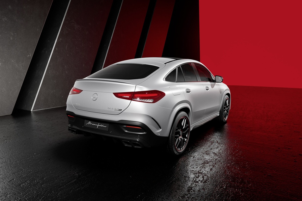2025 / Mercedes-AMG GLE 63 S 4MATIC+ Coupé MANUFAKTUR Arctic Silver Edition / Energieverbrauch kombiniert: 12,7-12,4 l/100 km; CO2-Emissionen kombiniert 288-281 g/km, CO2-Klasse: G;Energieverbrauch kombiniert: 12,7-12,4 l/100 km; CO2-Emissionen kombiniert 288-281 g/km, CO2-Klasse: G* 2025 / Mercedes-AMG GLE 63 S Coupé MANUFAKTUR Arctic Silver Edition / combined energy consumption 12.7-12.4 l/100 km; combined CO2 emissions 288-281 g/km; CO2 class: G;combined energy consumption 12.7-12.4 l/100 km; combined CO2 emissions 288-281 g/km; CO2 class: G*