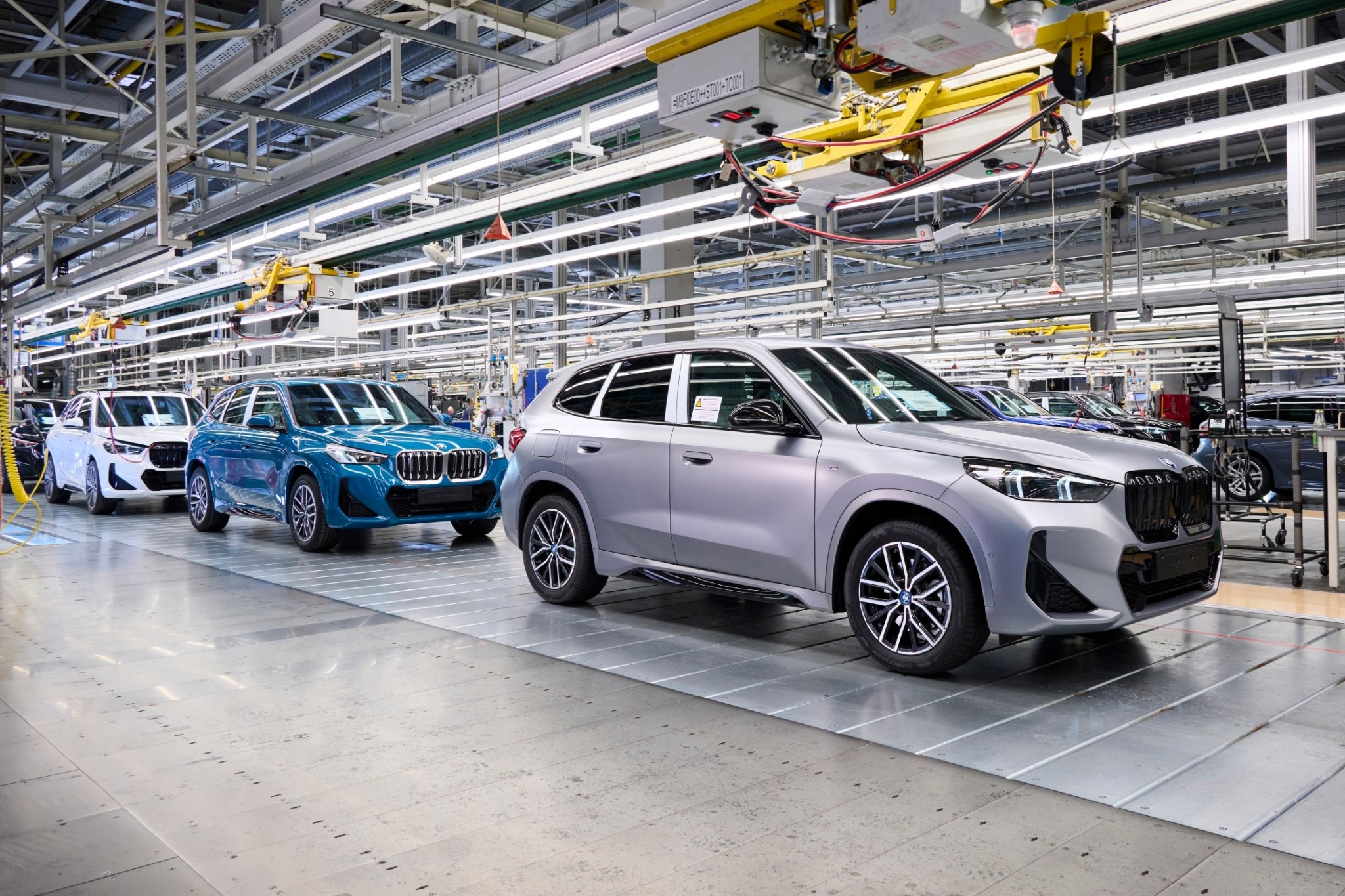 P90487215_lowRes_fully-electric-bmw-i