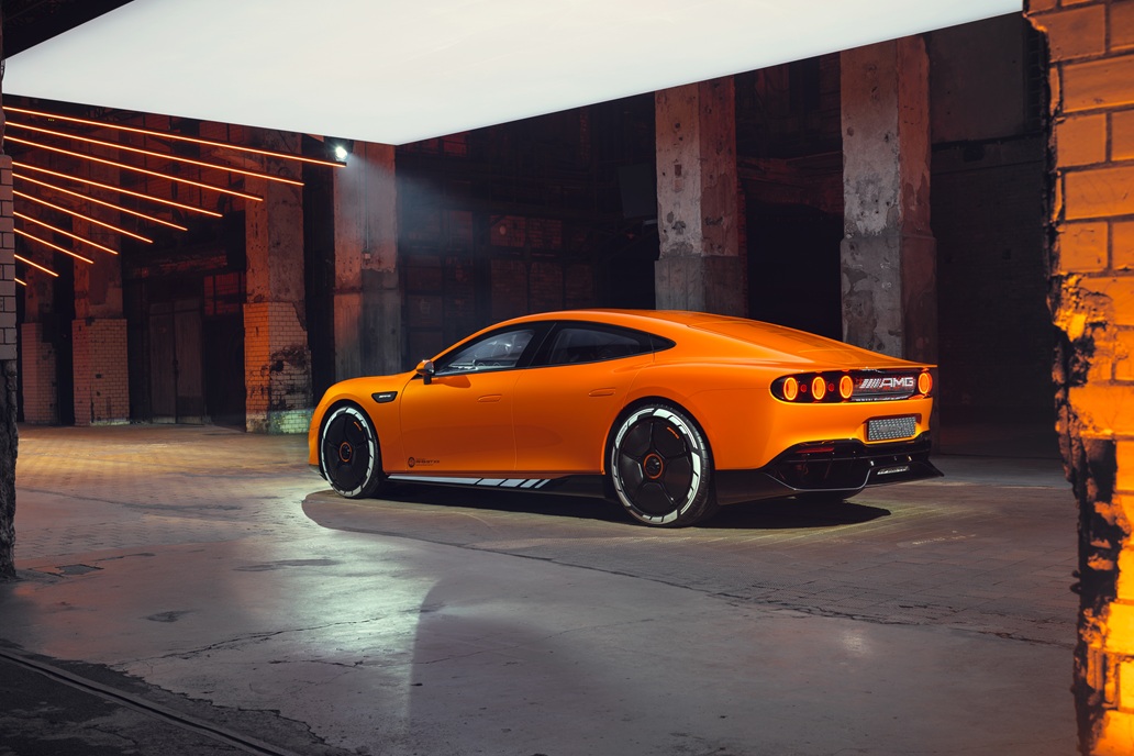 Mercedes-AMG präsentiert den CONCEPT AMG GT XX Mercedes-AMG presents the CONCEPT AMG GT XX