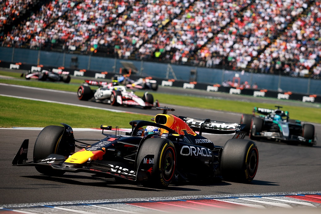 MEXICO CITY, MEXICO - OCTOBER 26: Max Verstappen of the Netherlands driving the (1) Oracle Red Bull Racing RB21 leads George Russell of Great Britain driving the (63) Mercedes AMG Petronas F1 Team W16 on track during the F1 Grand Prix of Mexico at Autodromo Hermanos Rodriguez on October 26, 2025 in Mexico City, Mexico. (Photo by Hector Vivas/Getty Images) // Getty Images / Red Bull Content Pool // SI202510260471 // Usage for editorial use only //