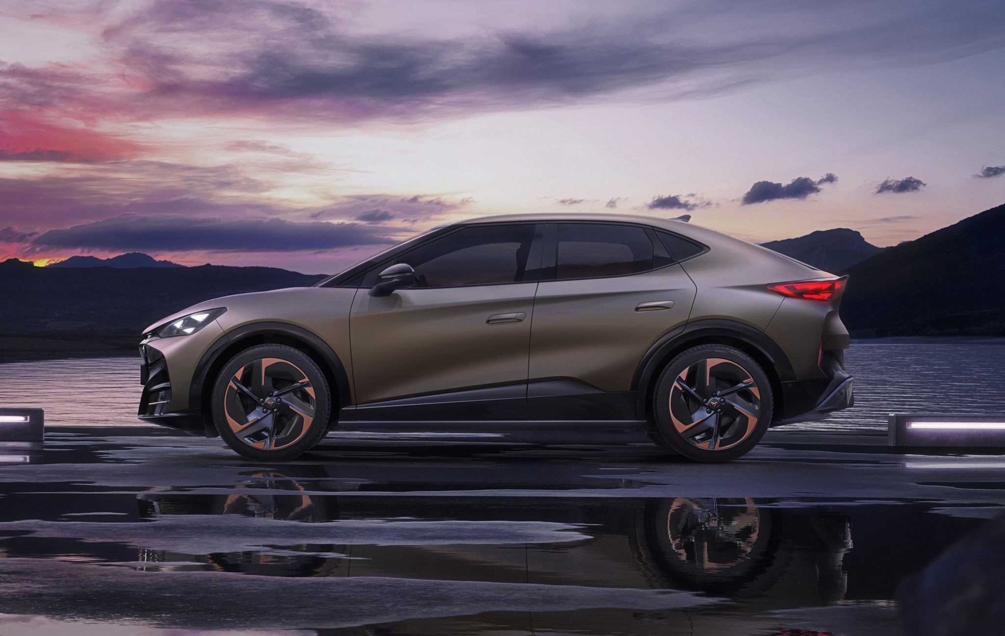 4_CUPRA-boosts-the-Tavascan-with-a-major-line-up-upgrade-new-variant-enhanced-interior-and-next-generation-tech_HQ