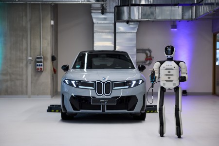 BMW bo uvedel humanoidne robote v proizvodnjo