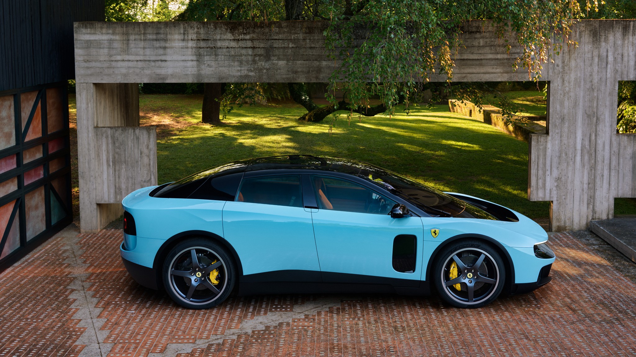 FERRARI_LUCE_HIGH_SIDE_16x9_RGB_WEB_SOCIALS_6d9a1f96-30fc-4ee6-801b-779a32e481ff