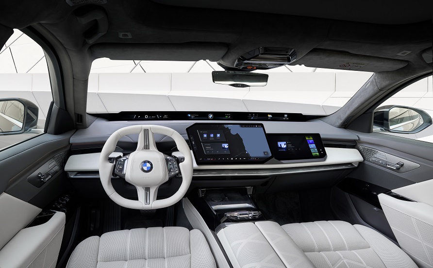 P90636121_highRes_bmw-740-xdrive-04-20