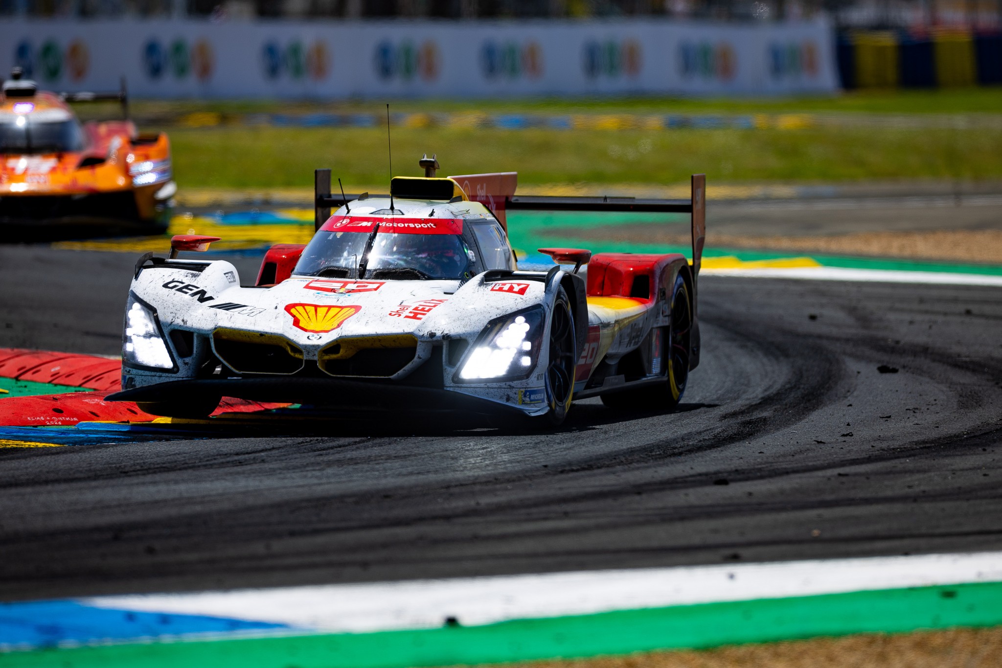 P90645654_highRes_le-mans-fra-11-14-ju