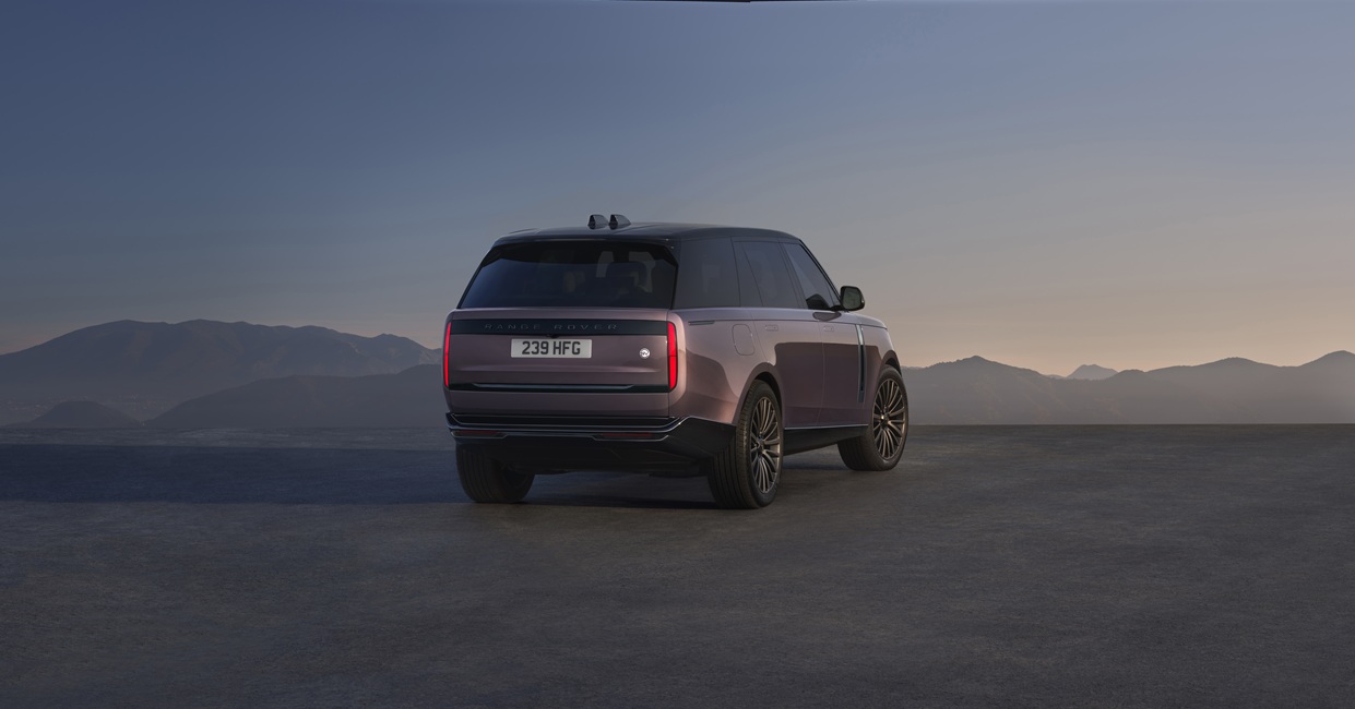 RANGE ROVER ELECTRIC REAR 3-4 02_09_26_0
